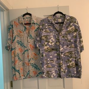 2 EUC men’s Hawaiian tropical short sleeve casual button up shirts size medium